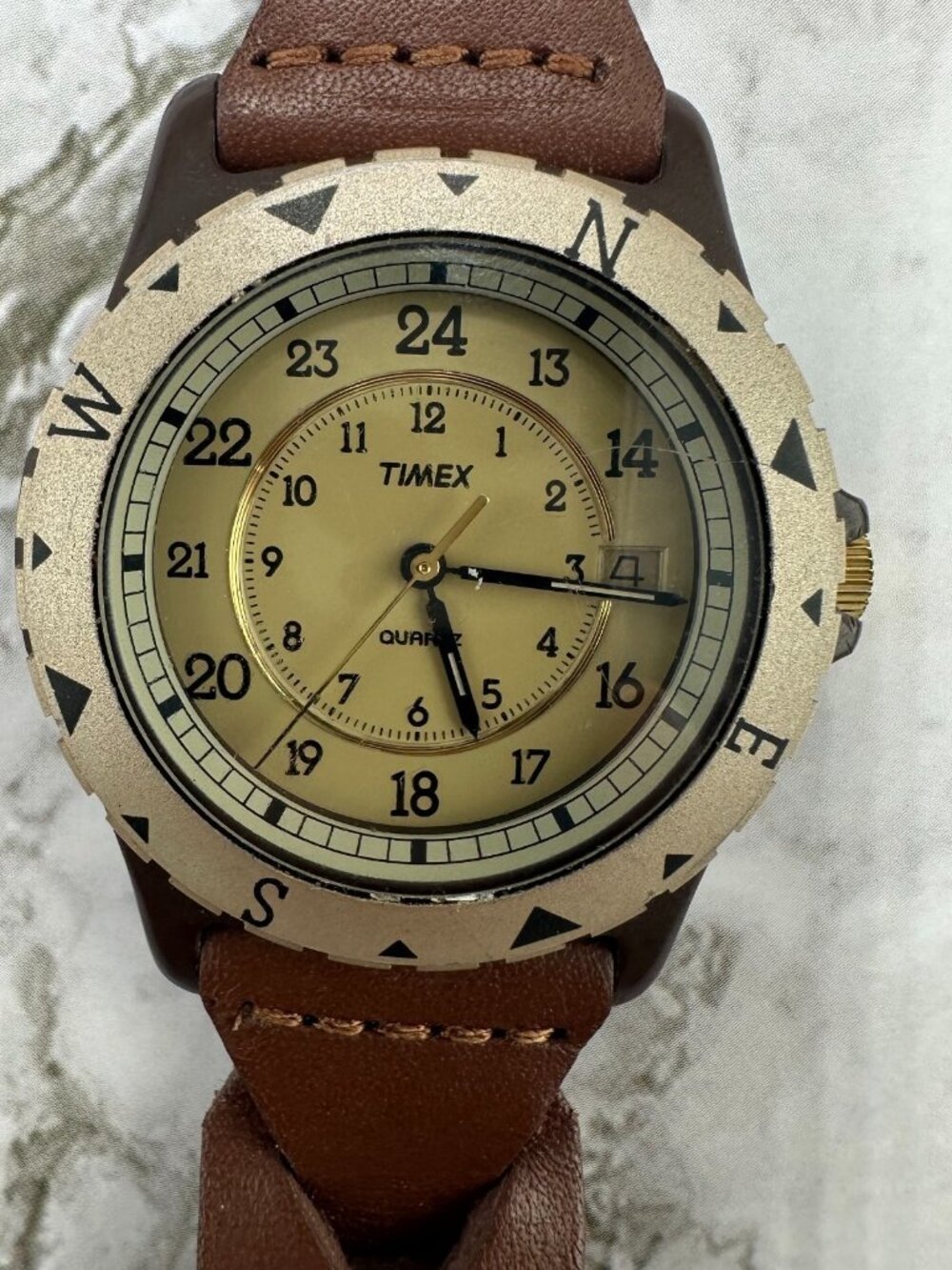 Vintage Timex Safari Watch Men Brown Round Dial Date Leather Band 1989 Works 9"